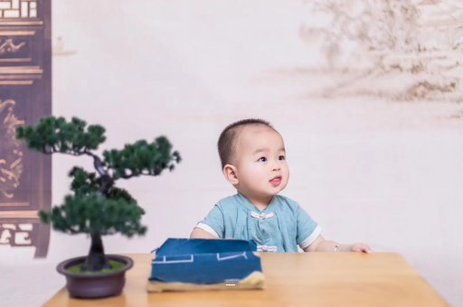 鹰潭宝宝摔到头第五天吐了 鹰潭宝宝摔到头第五天吐了